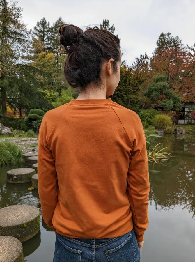 sweatshirt-sans-capuche-femme-dos