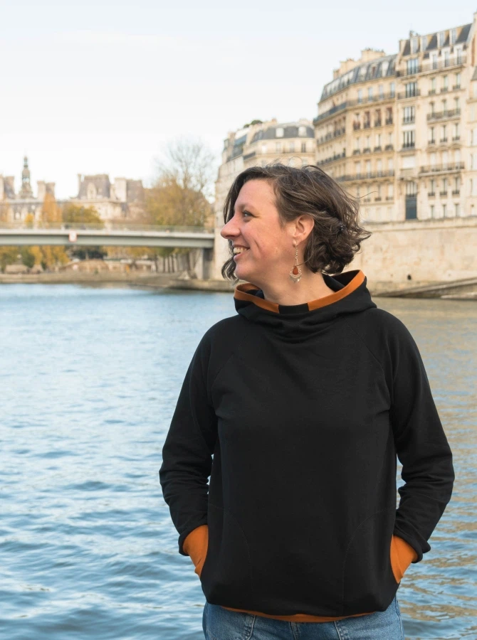 sweatshirt-femme-noir-face